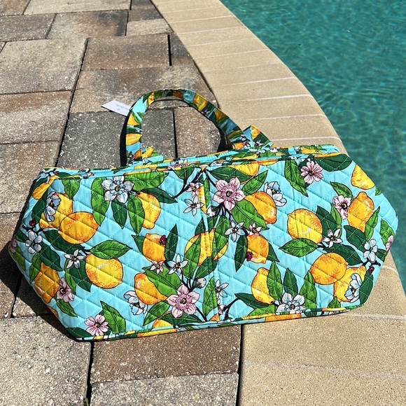 NWT Vera Bradley Grand Tote 2.0 Lemon Grove - Picture 5 of 5